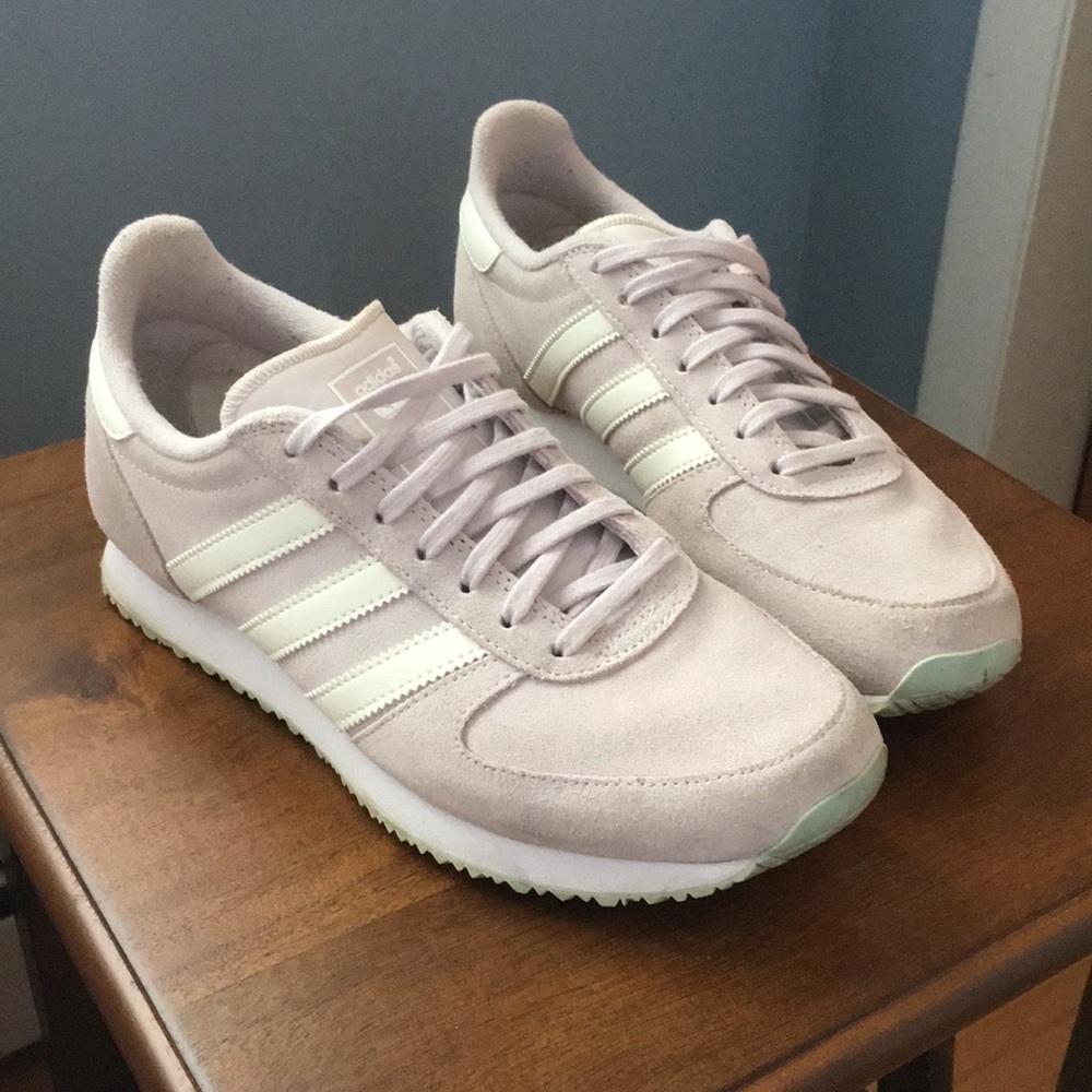 Adidas Sneakers